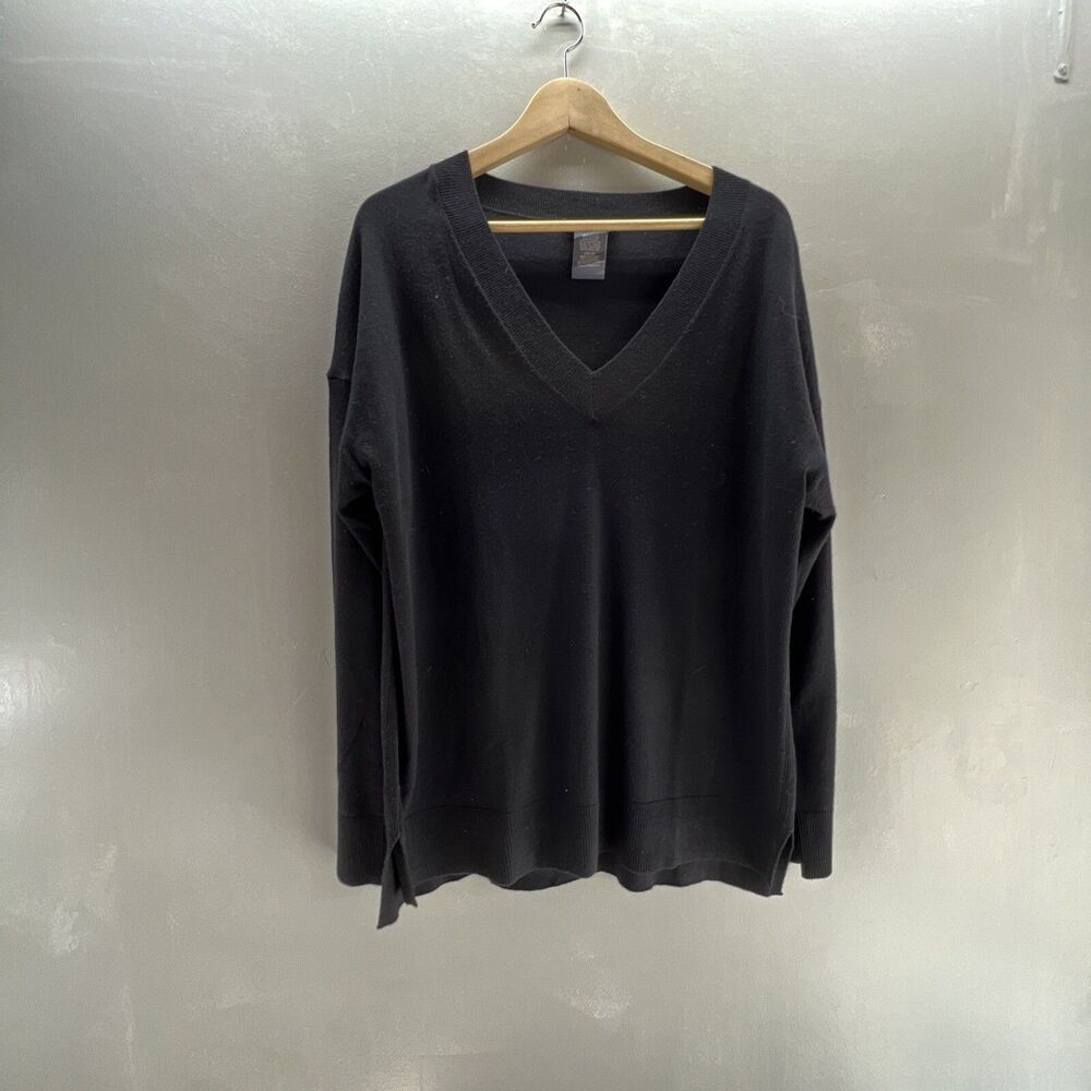 Matty M Sweater Women's Size M Long Sleeve V-Neck Tunic with Side-Slits Black